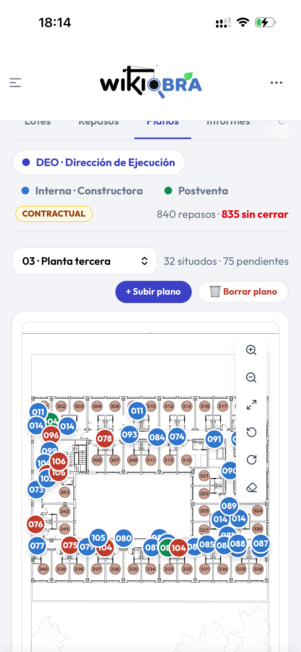 Plano de una planta con los repasos situados, visto desde el móvil en obra